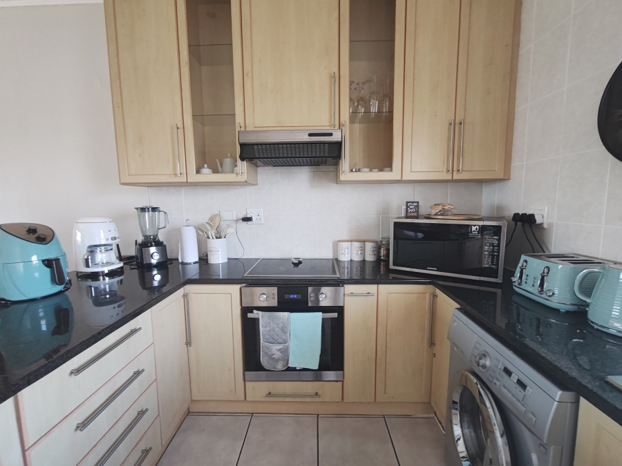To Let 2 Bedroom Property for Rent in Big Bay Western Cape